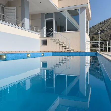 Vitamin Sea Apartment Sarande